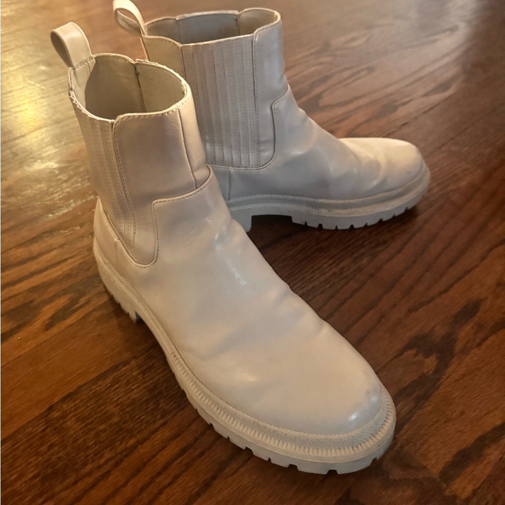 Abercrombie and Fitch lug soled rain booties